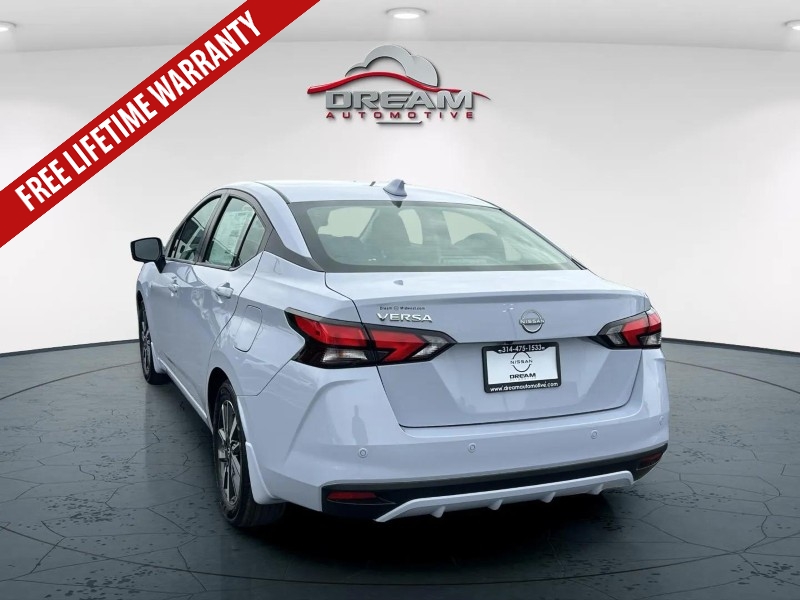 2025 Nissan Versa SV photo 3