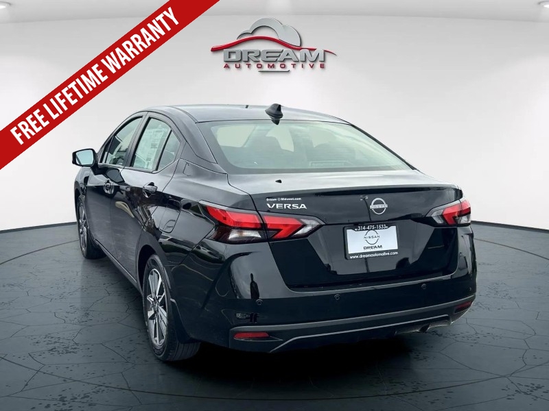 2025 Nissan Versa SV photo 4