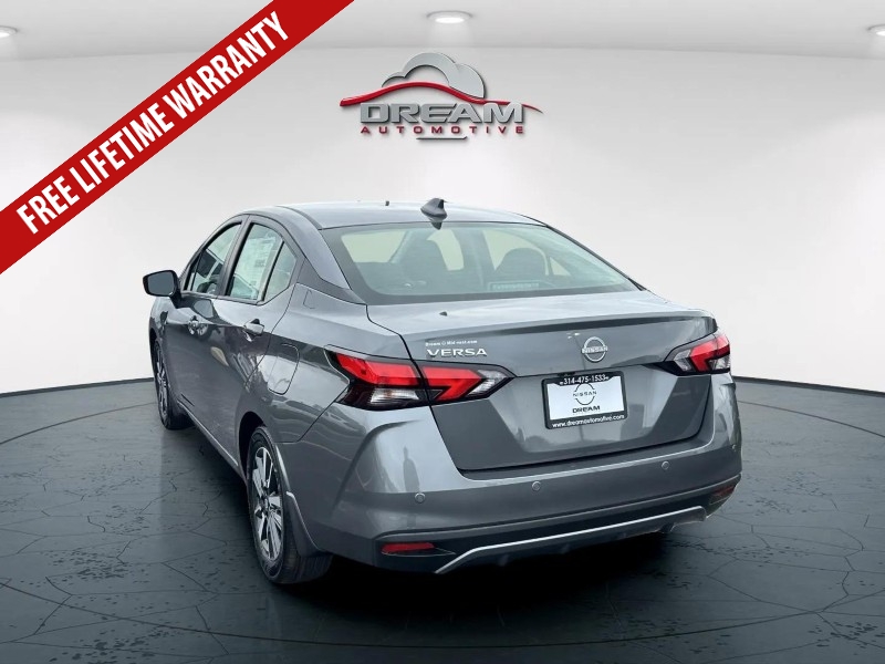 2025 Nissan Versa SV photo 3