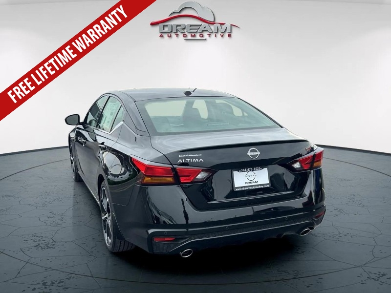 2025 Nissan Altima SR photo 4