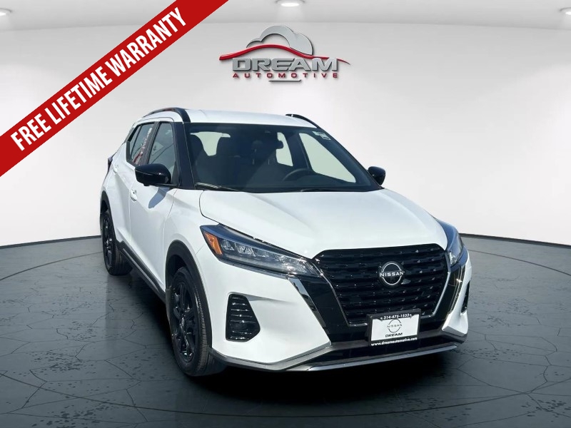 Used 2024 Nissan Kicks SR with VIN 3N1CP5DV5RL571269 for sale in Kansas City