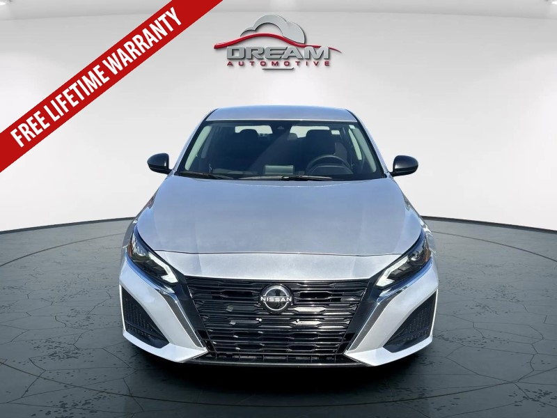 2024 Nissan Altima 2.5 SV photo 2
