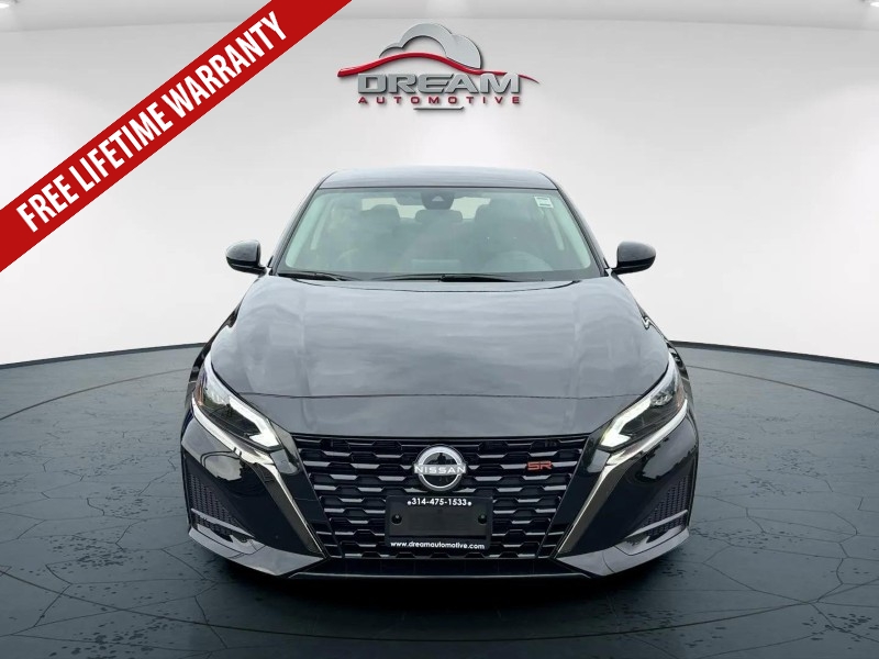 2025 Nissan Altima SR photo 2