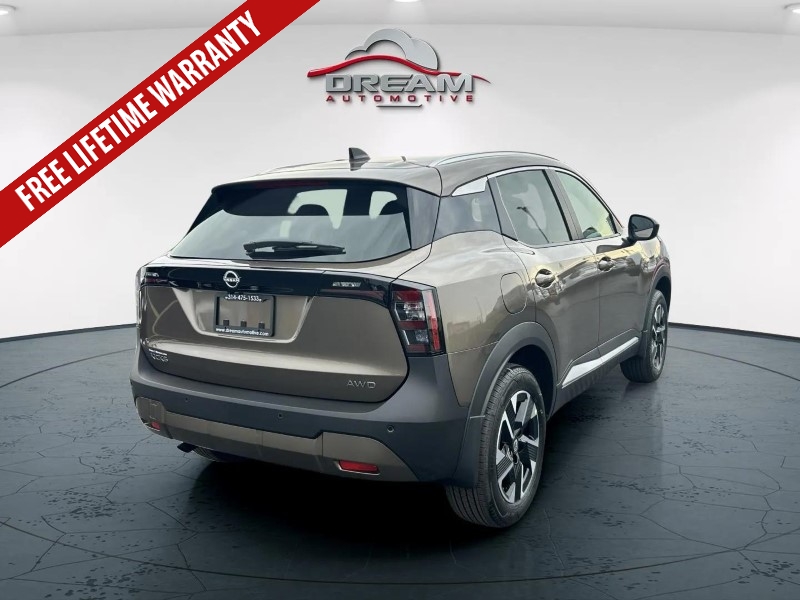 2026 Nissan Kicks SV photo 2