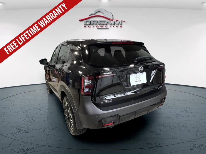 2026 Nissan Kicks SV photo 4