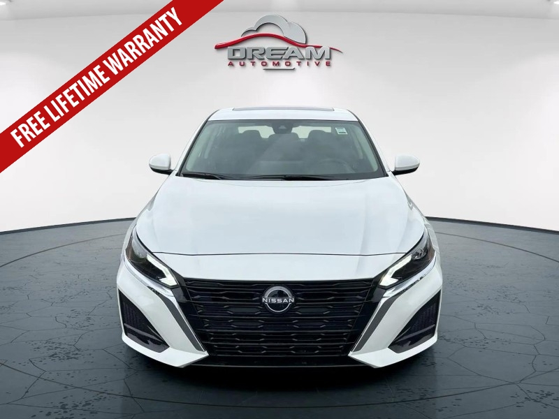 2025 Nissan Altima SV photo 2