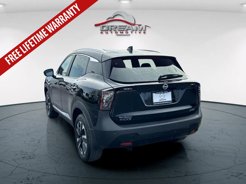 2026 Nissan Kicks SV photo 3