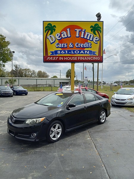 Used 2014  Toyota Camry 4d Sedan SE at Deal Time Cars & Credit near , FL