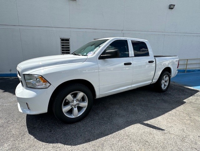 Used 2015  Ram 1500 4WD Crew Cab 140.5" Express at Deal Time Cars & Credit near , FL