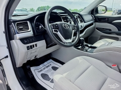 Used 2019  Toyota Highlander 4d SUV FWD LE at Auto Finance Center of Greer near Greer&comma; SC