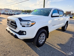 Used 2017  Toyota Tacoma Double Cab 5' Bed V6 4x2 AT &lpar;Natl&rpar; at Auto Finance Center of Greer near Greer&comma; SC