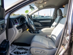 Used 2015  Toyota Highlander FWD 4dr V6 LE (Natl) at Auto Finance Center of Greer near Greer, SC