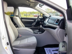 Used 2016 Toyota Highlander 4d SUV FWD LE at Auto Finance Center of Greer near Greer, SC