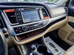 Used 2015  Toyota Highlander 4d SUV AWD XLE at Auto Finance Center of Greer near Greer&comma; SC