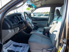Used 2015  Toyota Tacoma 4WD Double Cab V6 &lpar;Natl&rpar; at Auto Finance Center of Greer near Greer&comma; SC