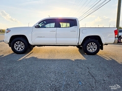 Used 2017  Toyota Tacoma Double Cab 5' Bed V6 4x2 AT &lpar;Natl&rpar; at Auto Finance Center of Greer near Greer&comma; SC