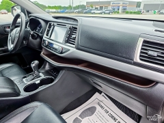 Used 2015  Toyota Highlander 4d SUV AWD XLE at Auto Finance Center of Greer near Greer&comma; SC
