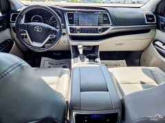 Used 2018  Toyota Highlander Limited V6 AWD &lpar;Natl&rpar; at Auto Finance Center of Greer near Greer&comma; SC