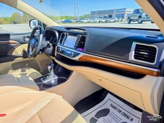 Used 2018  Toyota Highlander Limited V6 FWD &lpar;Natl&rpar; at Auto Finance Center of Greer near Greer&comma; SC