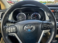 Used 2015  Toyota Highlander 4d SUV AWD XLE at Auto Finance Center of Greer near Greer&comma; SC