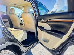 Used 2018  Toyota Highlander Limited V6 FWD &lpar;Natl&rpar; at Auto Finance Center of Greer near Greer&comma; SC