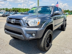 Used 2014  Toyota Tacoma 4WD Double Cab V6 &lpar;Natl&rpar; at Auto Finance Center of Greer near Greer&comma; SC