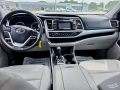 Used 2019  Toyota Highlander 4d SUV FWD LE at Auto Finance Center of Greer near Greer&comma; SC