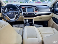 Used 2015  Toyota Highlander 4d SUV AWD XLE at Auto Finance Center of Greer near Greer&comma; SC