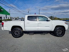 Used 2017  Toyota Tacoma Double Cab 5' Bed V6 4x2 AT &lpar;Natl&rpar; at Auto Finance Center of Greer near Greer&comma; SC