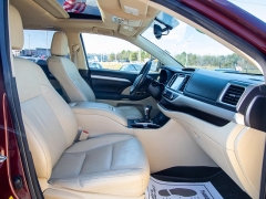 Used 2015  Toyota Highlander 4d SUV AWD XLE at Auto Finance Center of Greer near Greer&comma; SC