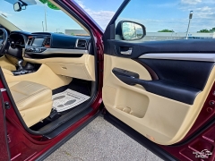 Used 2015  Toyota Highlander 4d SUV AWD XLE at Auto Finance Center of Greer near Greer&comma; SC