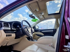 Used 2015  Toyota Highlander 4d SUV AWD XLE at Auto Finance Center of Greer near Greer&comma; SC