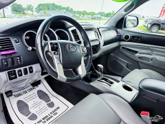 Used 2015  Toyota Tacoma 4WD Double Cab V6 &lpar;Natl&rpar; at Auto Finance Center of Greer near Greer&comma; SC