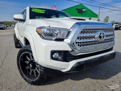 Used 2017  Toyota Tacoma Double Cab 5' Bed V6 4x2 AT &lpar;Natl&rpar; at Auto Finance Center of Greer near Greer&comma; SC