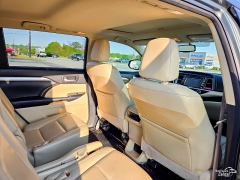 Used 2015  Toyota Highlander 4d SUV AWD XLE at Auto Finance Center of Greer near Greer&comma; SC