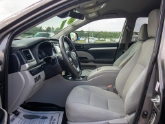 Used 2018 Toyota Highlander 4d SUV FWD LE at Auto Finance Center of Greer near Greer, SC