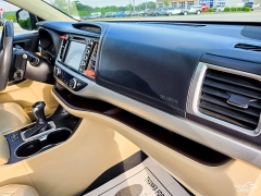 Used 2015  Toyota Highlander 4d SUV AWD XLE at Auto Finance Center of Greer near Greer&comma; SC