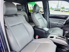 Used 2015  Toyota Tacoma 4WD Double Cab V6 &lpar;Natl&rpar; at Auto Finance Center of Greer near Greer&comma; SC