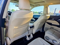 Used 2015  Toyota Highlander 4d SUV AWD XLE at Auto Finance Center of Greer near Greer&comma; SC