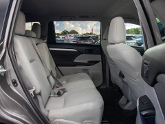 Used 2018 Toyota Highlander 4d SUV FWD LE at Auto Finance Center of Greer near Greer, SC