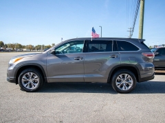 Used 2015  Toyota Highlander FWD 4dr V6 LE (Natl) at Auto Finance Center of Greer near Greer, SC