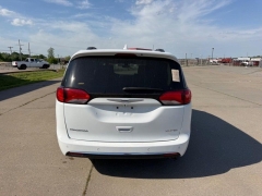Used 2020  Chrysler Pacifica Limited FWD at Dime Down by Frank Leta near Bridgeton&comma; MO