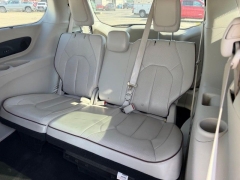 Used 2020  Chrysler Pacifica Limited FWD at Dime Down by Frank Leta near Bridgeton&comma; MO