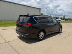 Used 2024  Chrysler Pacifica Touring L FWD at Dime Down by Frank Leta near Bridgeton&comma; MO