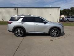 Used 2023  Nissan Pathfinder Platinum 4WD at Dime Down by Frank Leta near Bridgeton&comma; MO