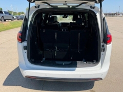 Used 2025  Chrysler Pacifica Limited FWD at Dime Down by Frank Leta near Bridgeton&comma; MO