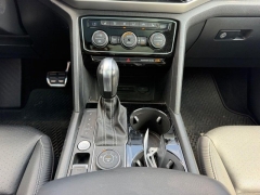 Used 2023  Volkswagen Atlas Cross Sport 2&period;0T SEL R-Line Black 4MOTION at Dime Down by Frank Leta near Bridgeton&comma; MO