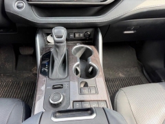 Used 2021  Toyota Highlander Platinum AWD at Dime Down by Frank Leta near Bridgeton&comma; MO