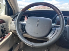Used 2006 Lincoln Town Car 4d Sedan Signature Limited at Dime Down by Frank Leta near Bridgeton, MO