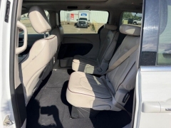 Used 2020  Chrysler Pacifica Limited FWD at Dime Down by Frank Leta near Bridgeton&comma; MO